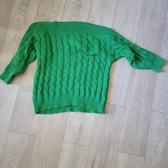 Perry Ellis Sweater - Picture 2 of 3